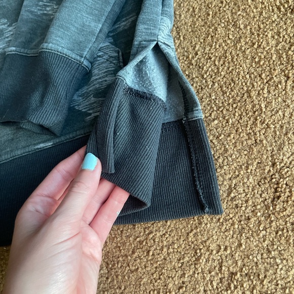 Athletic Works gray/black camo long sleeved hoodie L - Picture 3 of 11